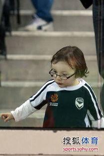 亚洲国产情侣,甜蜜瞬间，浪漫时光